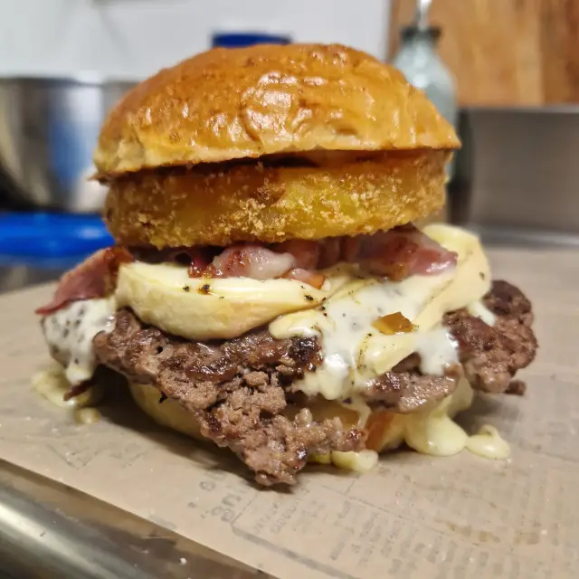 Burger du mois - Le Smash Tartiflette 🧀